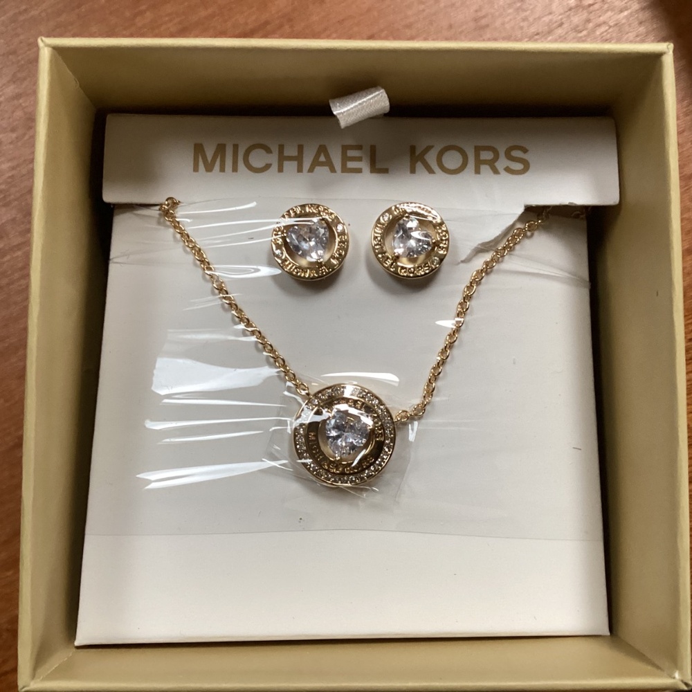 Michael Kors Jewelry Set Necklace and Earrings New in Box - Picture 2 of 10